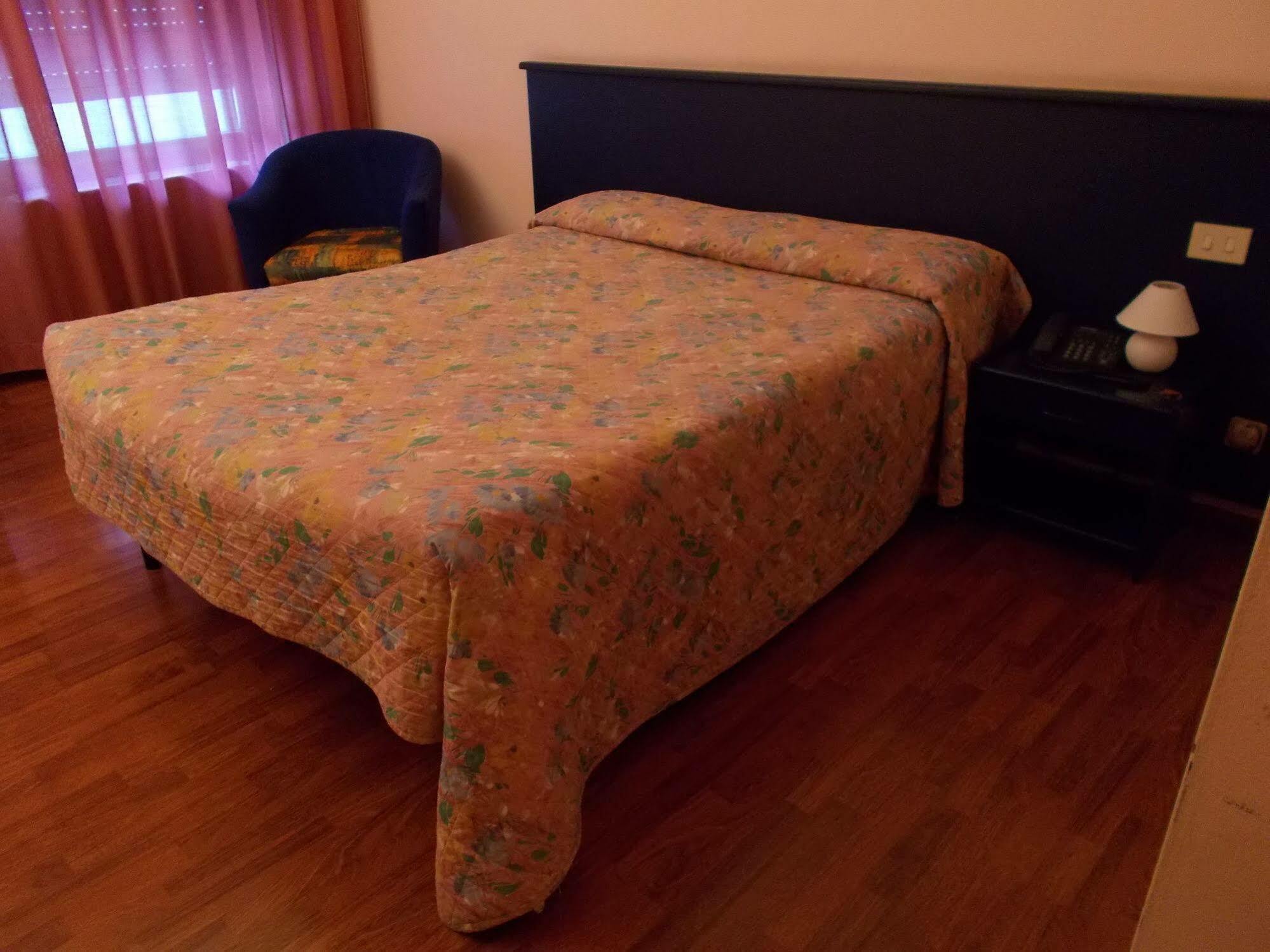 Residence Pola Милано Екстериор снимка