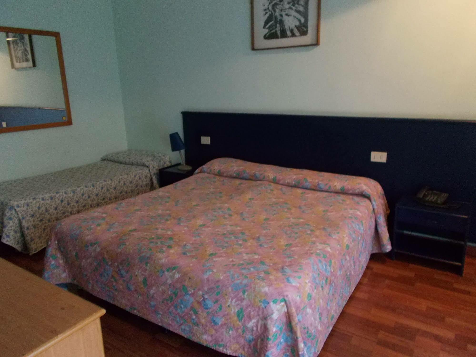 Residence Pola Милано Екстериор снимка