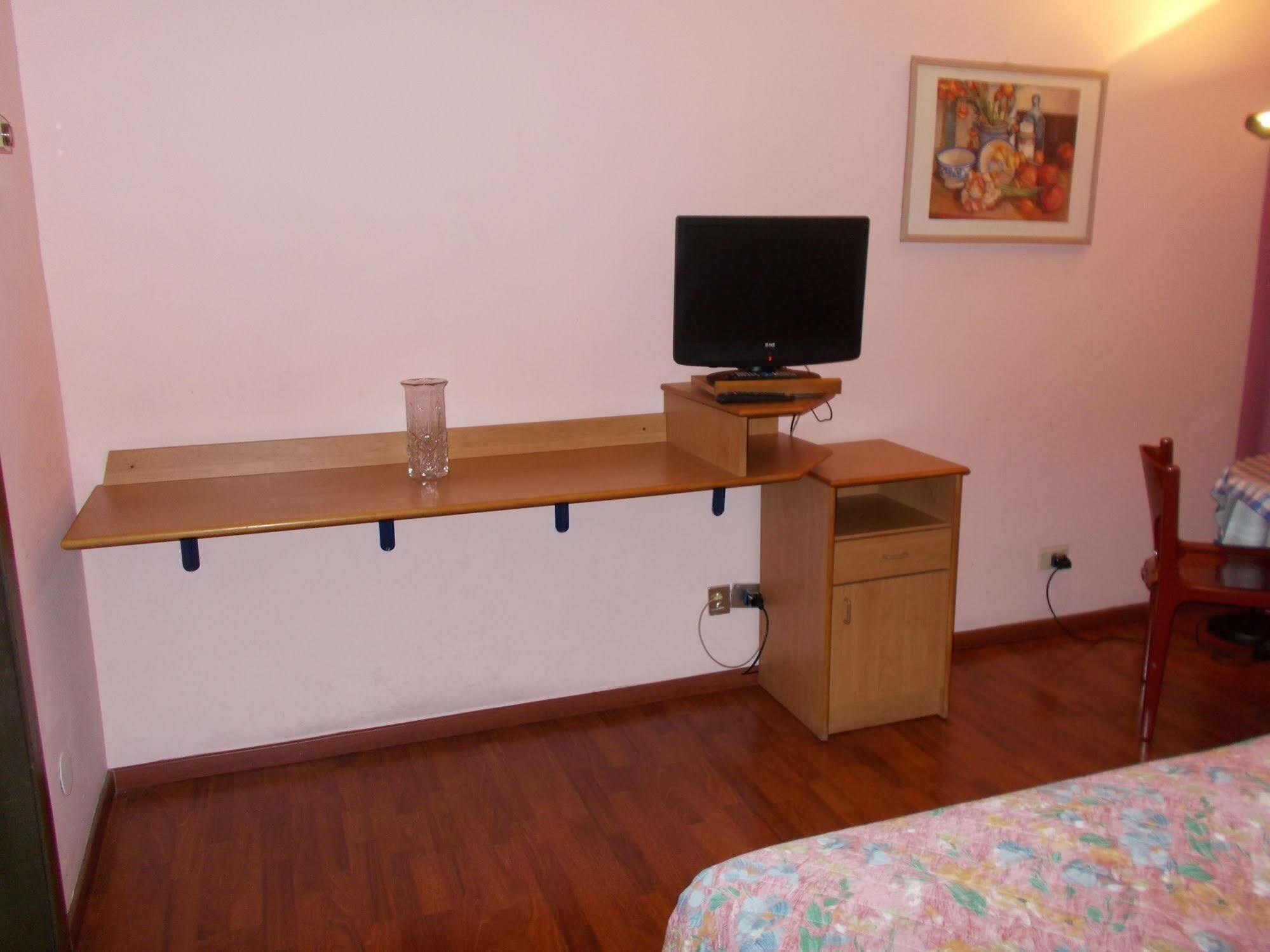 Residence Pola Милано Екстериор снимка